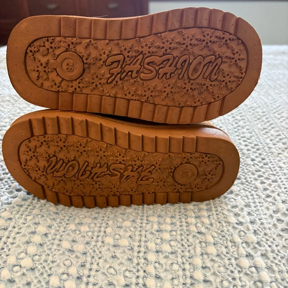 Cozy Tan Toddler Girl Ankle Boots sz 11T